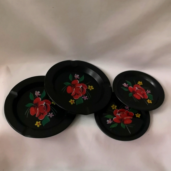 Vintage Set of Four Toleware Ashtray / Trinket Trays with Painted Rose Patterns - Picture 1 of 4